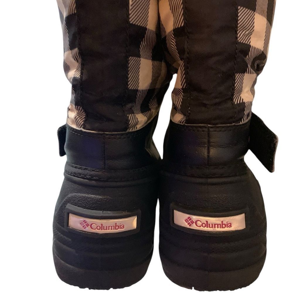 Columbia Snow Boots in Black & White, Size 5 - Picture 8 of 9